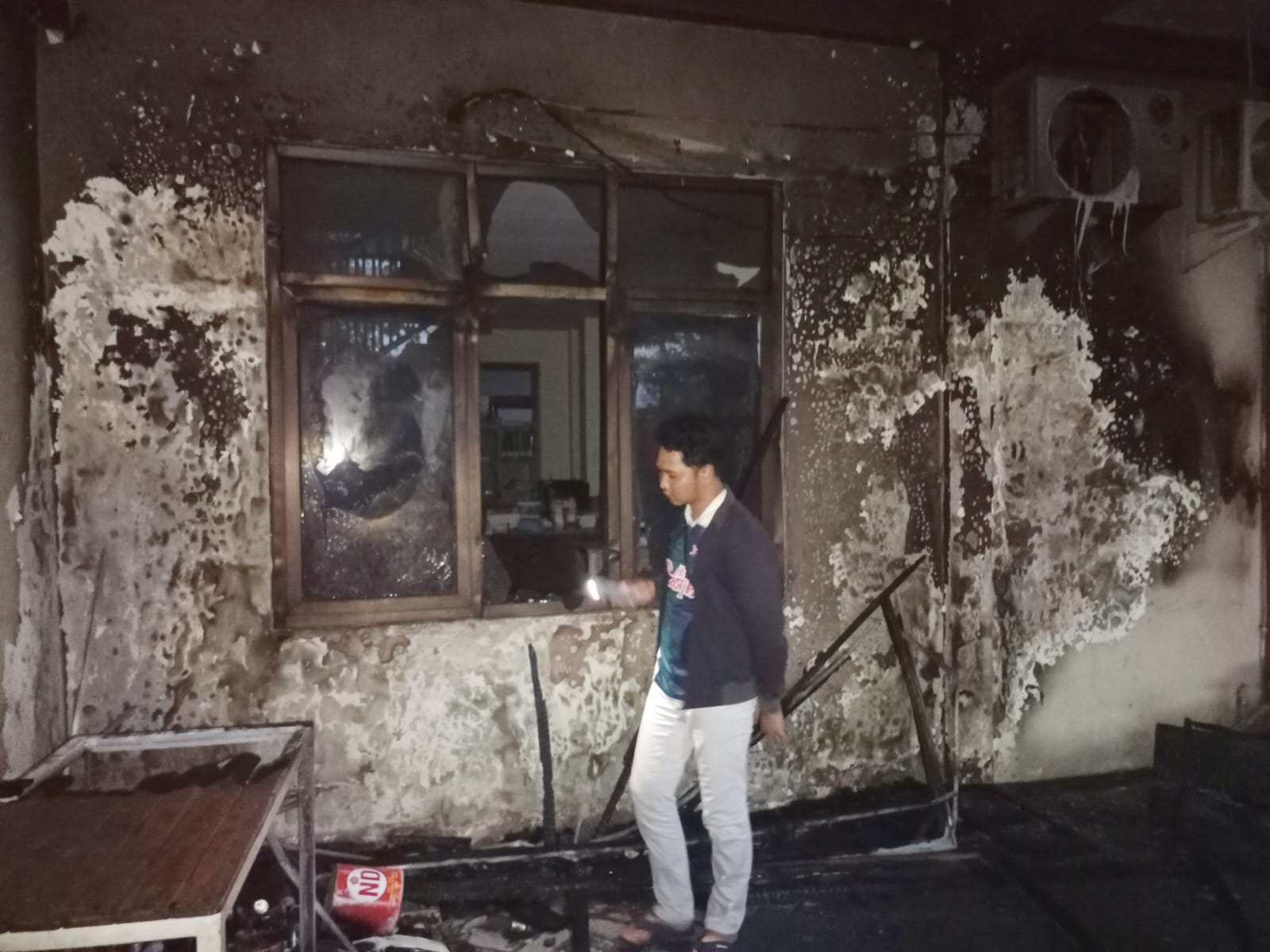 1000845739 Kebakaran Bidang Perumahan Rakyat dan Kawasan Permukiman (BPRKP) milik Dinas Pekerjaan Umum dan Penataan Ruang (DPUPR) Kota Mojokerto, Sabtu (28/6/2025)