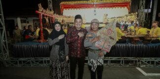 Kapolres bersama Bupati Jombang dan dalang wayang kulit./bongkah.id/Karimatul Maslahah/