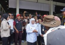Gubernur Jatim Khofifah Indar Parawansa saat tiba di CAI Wonosalam Jombang./bongkah.id/Karimatul Maslahah/