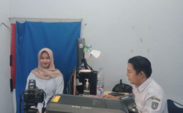 Pelajar di Jombang saat rekam KTP-el./bongkah.id/Karimatul Maslahah/