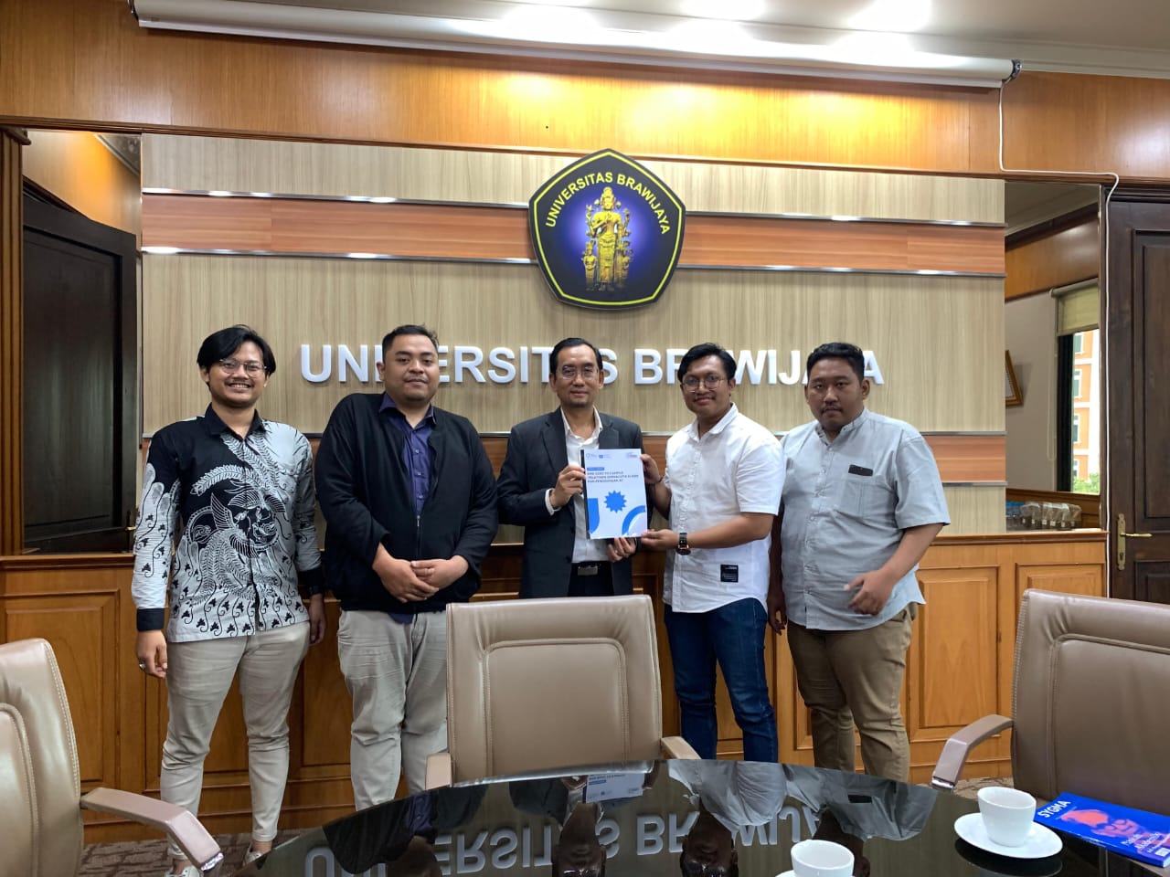 1000856645 Sygma Research and Consulting (SRC) menggelar pertemuan strategis dengan Rektor Universitas Brawijaya (UB), Prof. Widodo, di Gedung Rektorat UB, Malang.