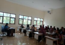 Sosialisasi belasan guru sekolah rakyat di Jombang./bongkah.id/Karimatul Maslahah/