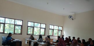 Sosialisasi belasan guru sekolah rakyat di Jombang./bongkah.id/Karimatul Maslahah/