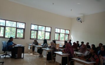 Sosialisasi belasan guru sekolah rakyat di Jombang./bongkah.id/Karimatul Maslahah/