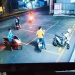 Rekaman CCTV detik-detik pencurian motor milik karyawan Indomaret di Jombang./bongkah.id/Karimatul Maslahah/