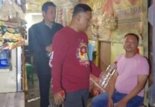 Petugas Polsek Jombang saat melakukan patroli di Pasar Legi Jombang./bongkah.id/Karimatul Maslahah/