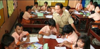 Kegiatan Belajar Mengajar di kelas SD. (Sumber foto: Istimewa).