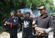 Prosesi kirab tutupan suro di Sanggar Kerto Kerti Kencono Putri./bongkah.id/Karimatul Maslahah/