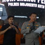 Kapolres Mojokerto Kota, AKBP Herdiawan Arifianto saat memberikan keterangan./bongkah.id/Karimatul Maslahah/