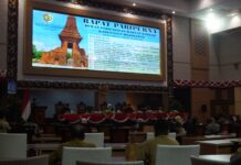 Rapat paripurna di ruang rapat Graha Whicesa DPRD Kabupaten Mojokerto./bongkah.id/Karimatul Maslahah/