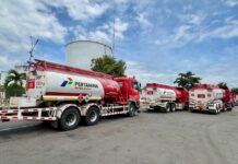 Truk tangki Pertamina dikerahkan untuk penuhi kuota BBM Pertalite, Pertamax, dan Biosolar di Jember. Bongkah.id/Muhammad Hatta/