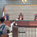 Sidang kasus mutilasi dalam koper di Kediri.
