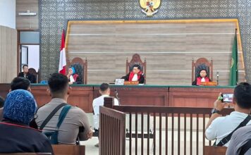 Sidang kasus mutilasi dalam koper di Kediri.