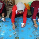 IRT Mojotrisno Jombang saat mengikuti pelatihan di Rumah Berkah Mojo Batik Jombang./bongkah.id/Karimatul Maslahah/
