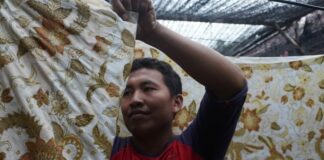 Batik pewarna alam di rumah produksi Berkah Mojo, Jombang./bongkah.id/Karimatul Maslahah/