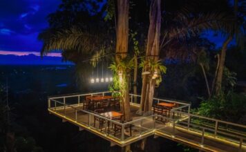 Cafe Tebing di Jember.