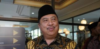 Bupati Jombang Warsubi saat dimintai keterangan./bongkah.id/Karimatul Maslahah/