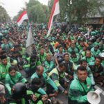 Ribuan Ojol saat melakukan aksi di depan Mapolres Jombang./bongkah.id/Karimatul Maslahah/