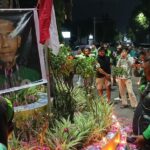 Aksi Solidaritas 300an Ojol di Depan Mako Polres Jember, Terkait Meninggalnya Driver Affan Kurniawan.
