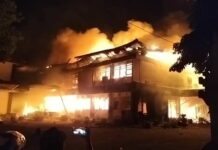 Gedung DPRD Kota Kediri dibakar demonstran. Istimewa