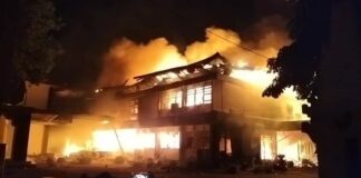 Gedung DPRD Kota Kediri dibakar demonstran. Istimewa