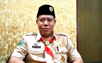 Foto : Kepala Disnaker Jombang, Isawan Nanang saat dimintai keterangan./bongkah.id/Karimatul Maslahah/