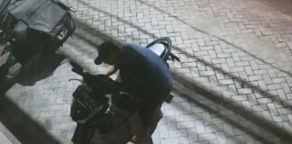 rekaman CCTV pencurian motor di Kecamatan Perak./bongkah.id/Karimatul Maslahah/