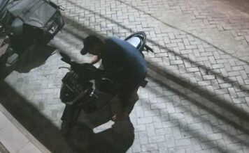 rekaman CCTV pencurian motor di Kecamatan Perak./bongkah.id/Karimatul Maslahah/