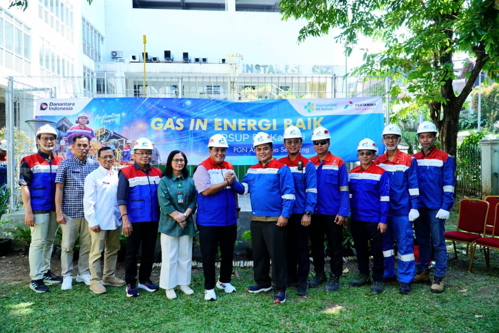 1000998560 PT Perusahaan Gas Negara (PGN), Subholding Gas Pertamina, resmi menyalurkan gas bumi ke Rumah Sakit Umum Pusat (RSUP) Dr. Kariadi Semarang.