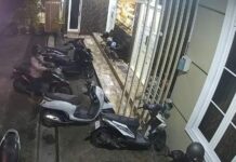 Rekaman CCTV komplotan pencuri motor milik pegawai klinik kecantikan di Jombang./bongkah.id/Karimatul Maslahah/