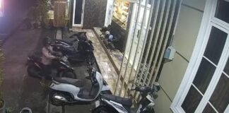 Rekaman CCTV komplotan pencuri motor milik pegawai klinik kecantikan di Jombang./bongkah.id/Karimatul Maslahah/