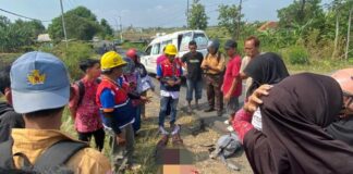 Lakalantas di jalan raya Desa Pandanwangi, Kecamatan Diwek, Kabupaten Jombang./bongkah.id/Karimatul Maslahah/