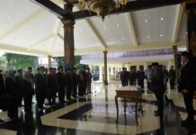 Bupati Jombang Warsubi usai melantik 25 pejabat di pendopo Kabupaten Jombang./bongkah.id/Karimatul Maslahah/