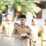 Wakil Wali Kota Kediri, KH Qowimuddin Thoha, memberi “tamparan halus” kepada jajaran Pemerintah Kota Kediri, terutama Badan Usaha Milik Daerah (BUMD). Dalam apel pagi di Halaman Balai Kota Kediri, Senin (15/9/2025), ia menegaskan pentingnya melek teknologi di tengah derasnya arus kemajuan zaman.