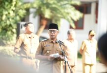 Wakil Wali Kota Kediri, KH Qowimuddin Thoha, memberi “tamparan halus” kepada jajaran Pemerintah Kota Kediri, terutama Badan Usaha Milik Daerah (BUMD). Dalam apel pagi di Halaman Balai Kota Kediri, Senin (15/9/2025), ia menegaskan pentingnya melek teknologi di tengah derasnya arus kemajuan zaman.