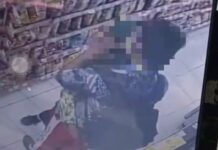 tangkap layar video pelajar bermesraan di minimarket Jombang./bongkah.id/Karimatul Maslahah/