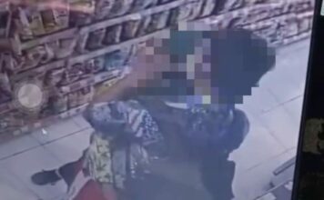 tangkap layar video pelajar bermesraan di minimarket Jombang./bongkah.id/Karimatul Maslahah/