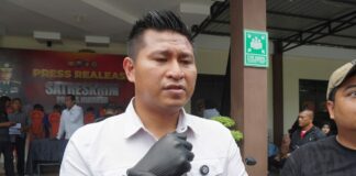 Kasatreskrim polres Jombang AKP Margono Suhendra saat dimintai keterangan./bongkah.id/Karimatul Maslahah/