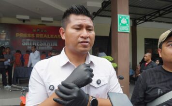 Kasatreskrim polres Jombang AKP Margono Suhendra saat dimintai keterangan./bongkah.id/Karimatul Maslahah/