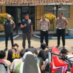 Konvoi Rusuh di Mojoagung Jombang, 22 Remaja Mewek saat Dijemput Emaknya 22 remaja yang berhasil diamankan oleh Polsek Mojoagung./bongkah.id/Karimatul Maslahah/