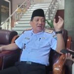 Sekdakab Jombang Agus Purnomo saat dimintai keterangan./bongkah.id/Karimatul Maslahah/