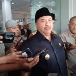 Bupati Jombang Warsubi saat memberikan keterangan./bongkah.id/Karimatul Maslahah/
