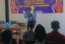seminar bertajuk Optimalisasi Remaja dalam Membangun Generasi Sehat Tanpa Stunting di Desa Denanyar, Jombang./bongkah.id/Karimatul Maslahah/