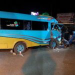 Petugas saat melakukan olah TKP di jalan raya perempatan Sambong, Jombang./bongkah.id/Karimatul Maslahah/