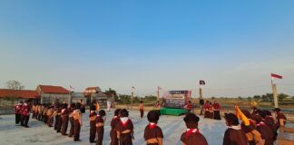Madrasah Ibtidaiyah (MI) Islamiyah Plosobuden sukses menggelar kegiatan Perkemahan Jumat, Sabtu, Minggu (Perjusami)