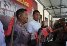 Kasatreskrim Polres Jombang AKP Margono menunjukkan barang bukti curanmor.