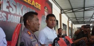 Kasatreskrim Polres Jombang AKP Margono menunjukkan barang bukti curanmor.