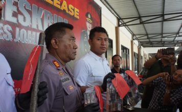 Kasatreskrim Polres Jombang AKP Margono menunjukkan barang bukti curanmor.