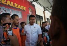 Pelaku pencurian toko di Jombang usai tertangkap polisi./bongkah.id/Karimatul Maslahah/