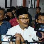 Menteri Sosial (Mensos) RI Saifullah Yusuf saat mengunjungi Sekolah Rakyat di Jombang./bongkah.id/Karimatul Maslahah/